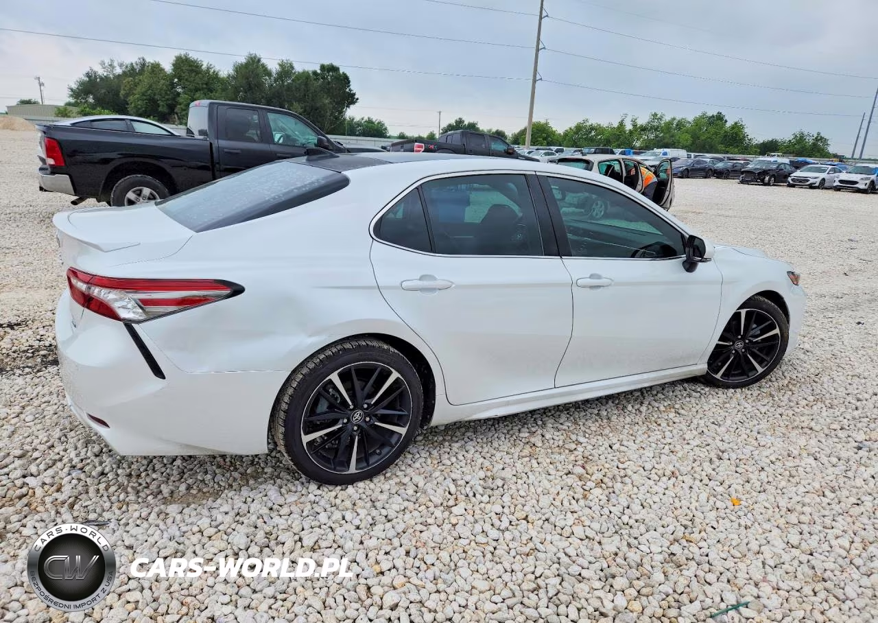 2018 Toyota Camry Xse V6 VIN:4T1BZ1HK6JU002402 - 3