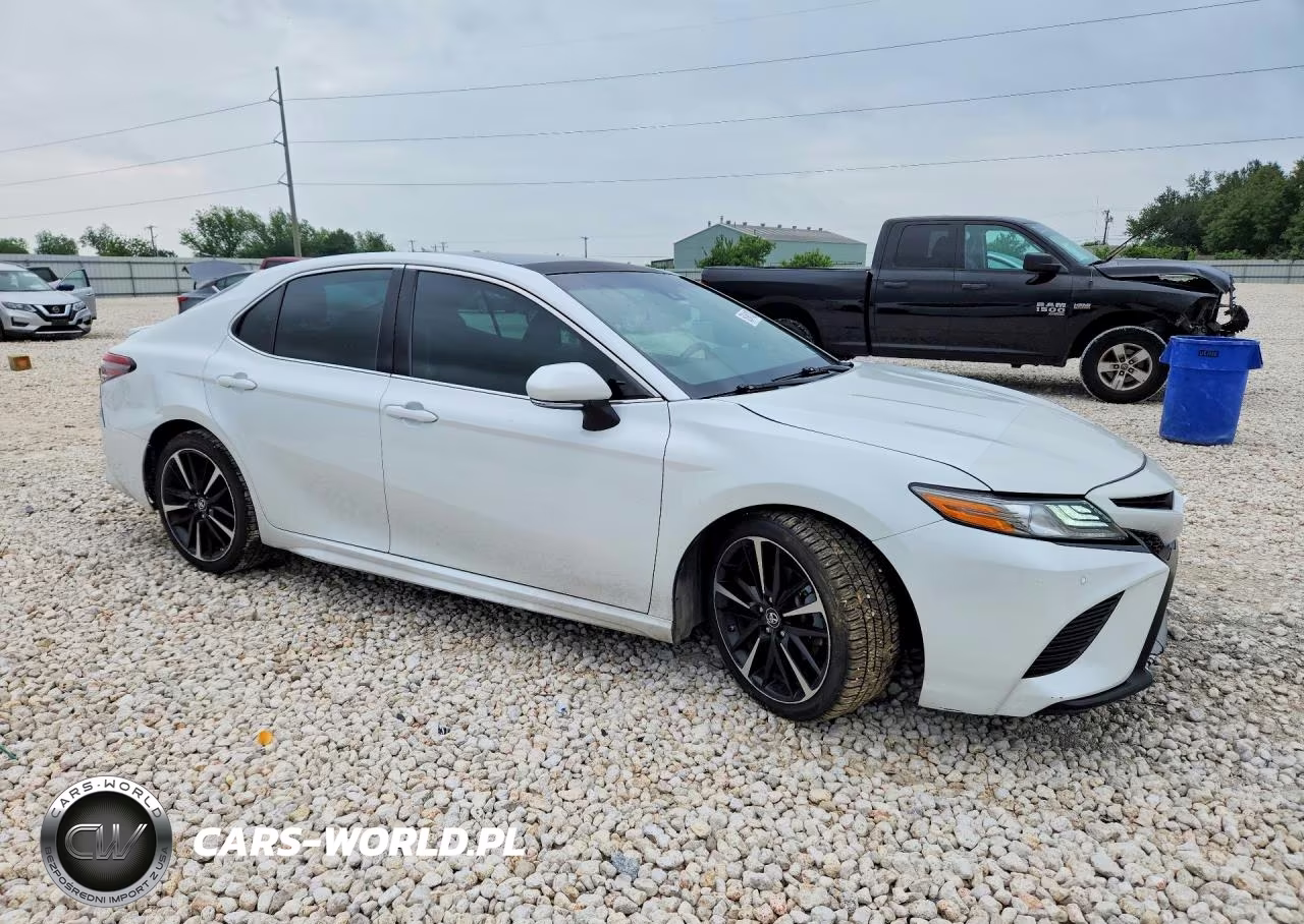 2018 Toyota Camry Xse V6 VIN:4T1BZ1HK6JU002402 - 4