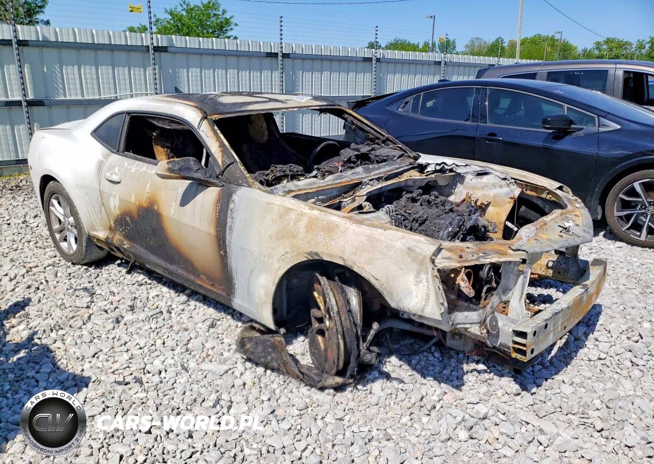 2014 Chevrolet Camaro Ls VIN:2G1FE1E36E9250269 - 4
