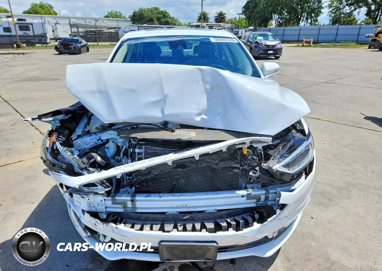 2018 Ford Fusion Titanium VIN:3FA6P0K99JR260891 - 5