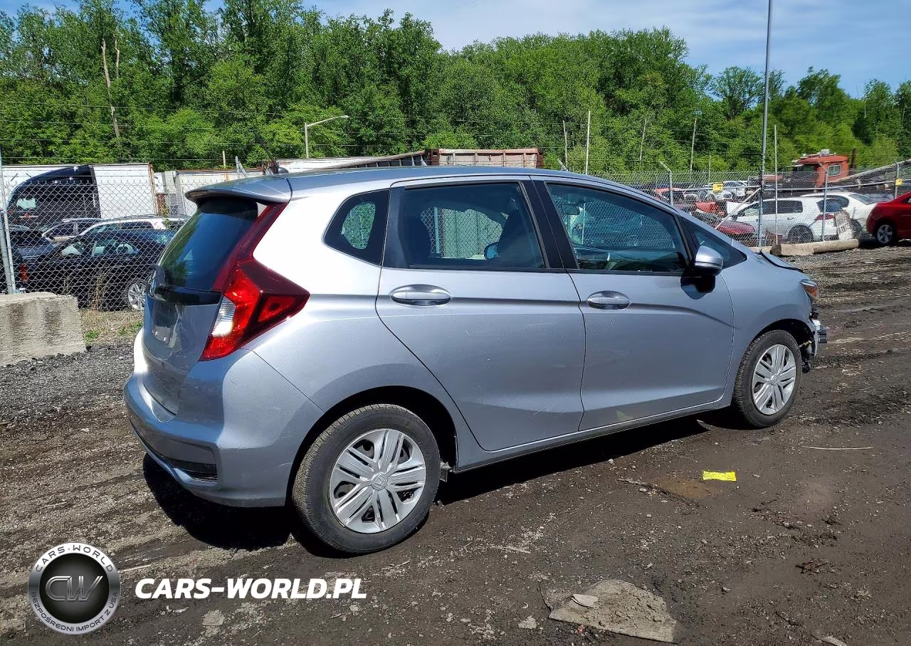 2019 Honda Fit Lx VIN:3HGGK5H44KM747910 - 3