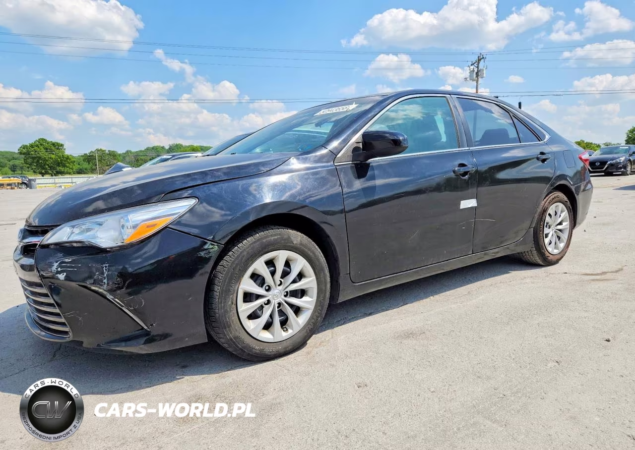 2015 Toyota Camry Le – zdjęcie 1 z 12