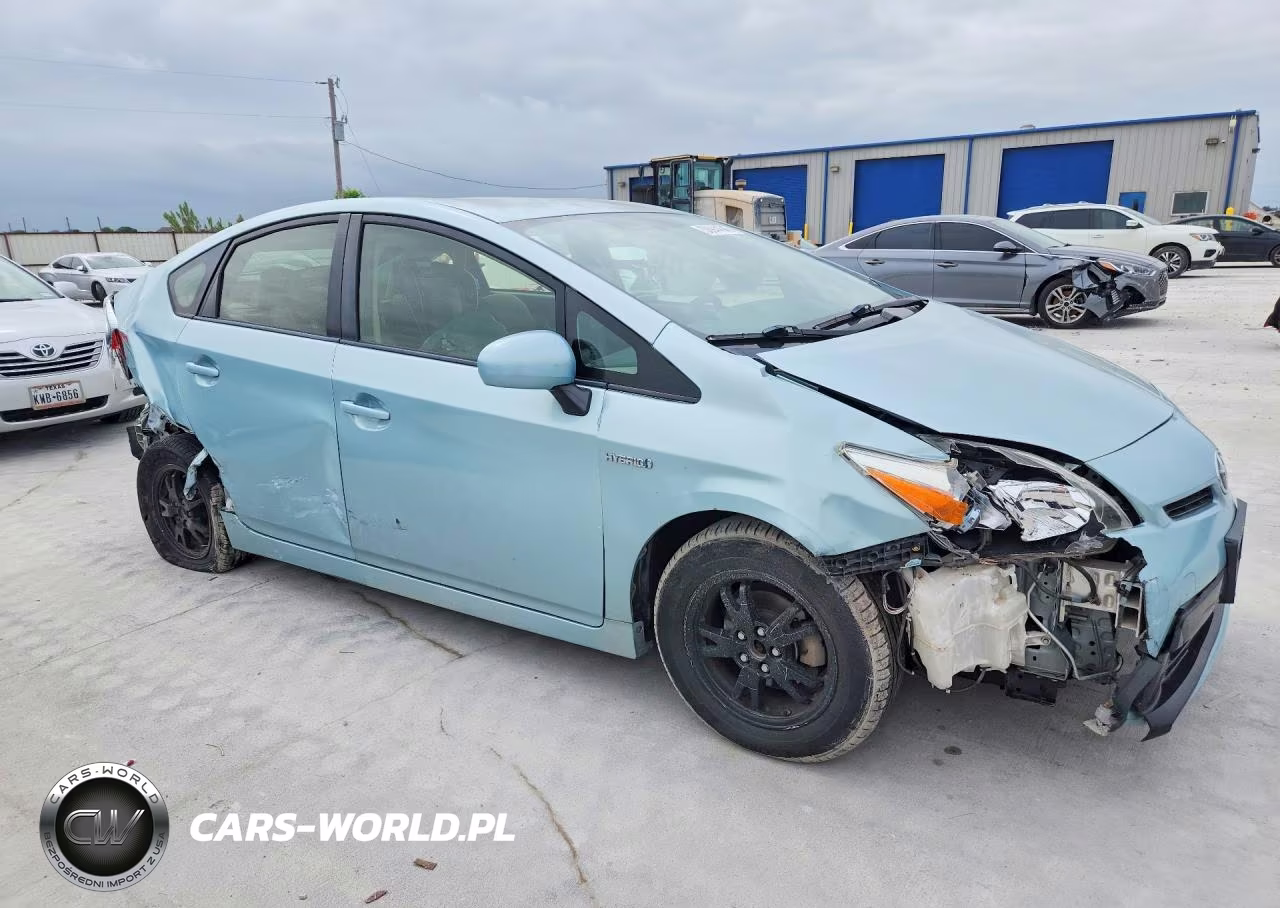 2015 Toyota Prius Two VIN:JTDKN3DU9F1900181 - 4