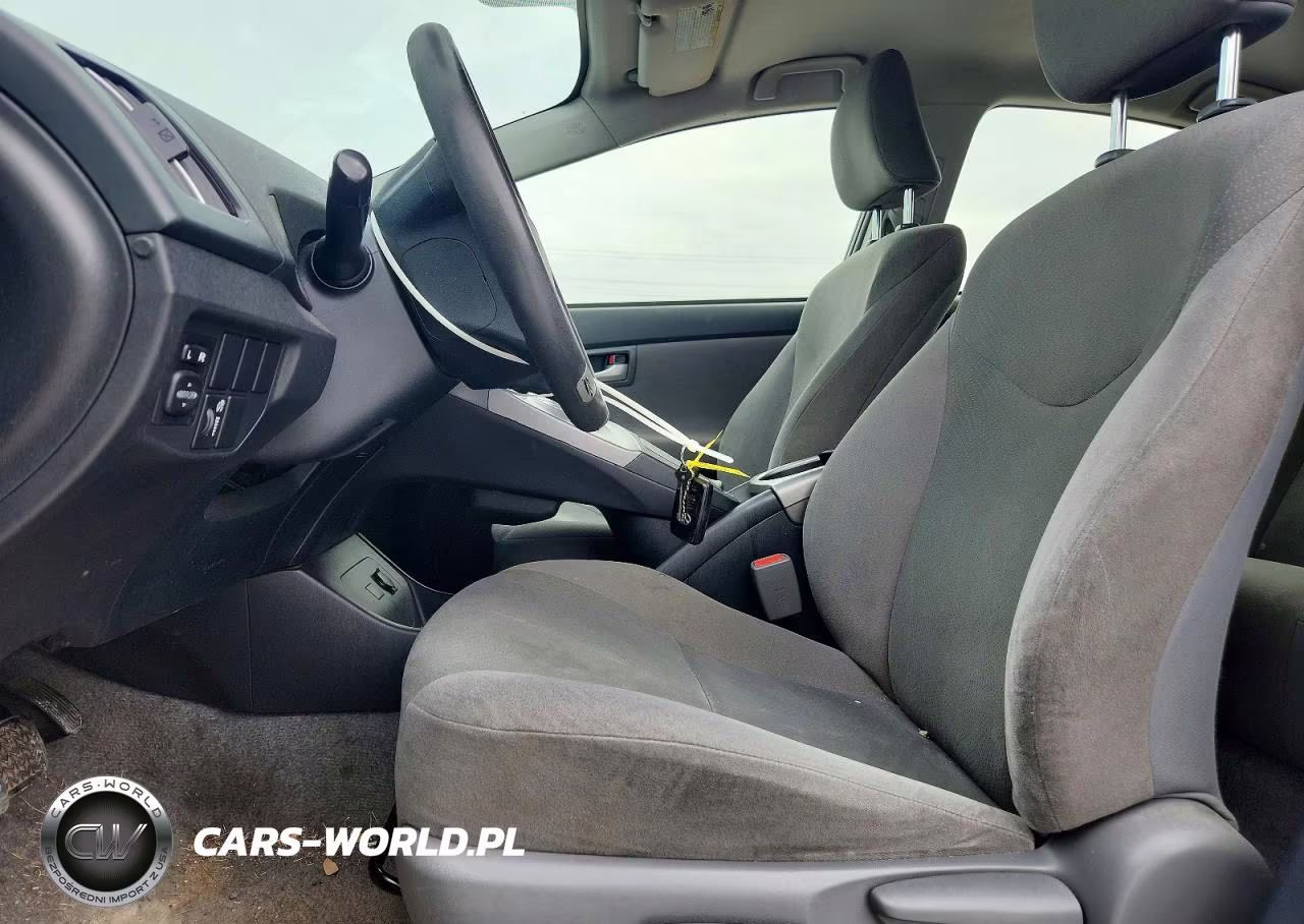 2015 Toyota Prius Two VIN:JTDKN3DU9F1900181 - 7