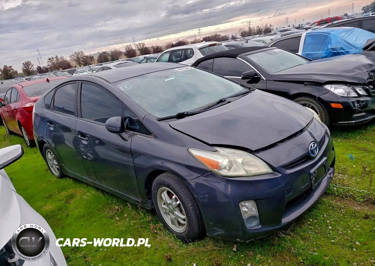 2011 Toyota Prius VIN:JTDKN3DUXB1411864 - 4