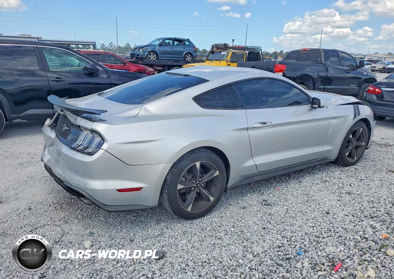2018 Ford Mustang VIN:1FA6P8TH5J5121610 - 3