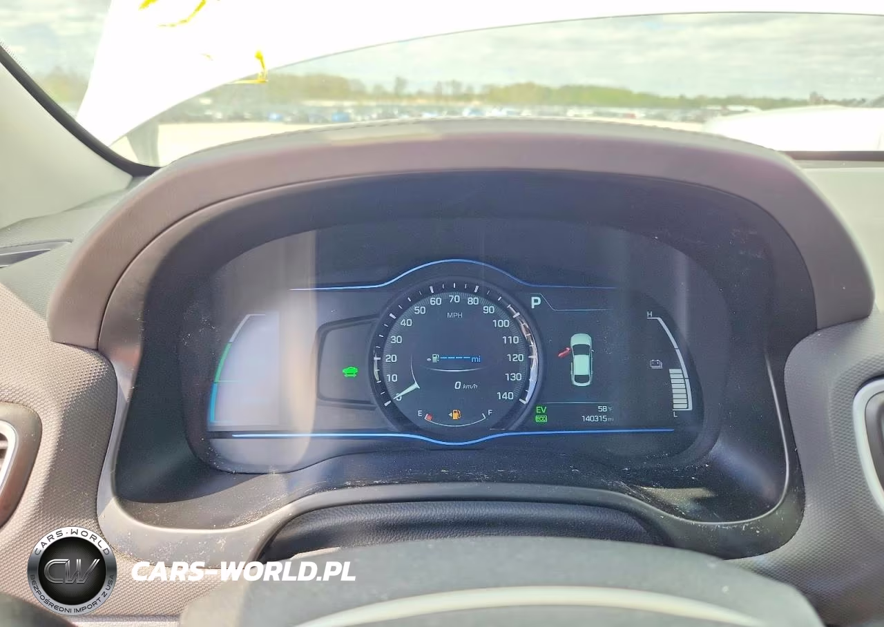 2018 Hyundai Ioniq Limited VIN:KMHC85LC0JU065588 - 9