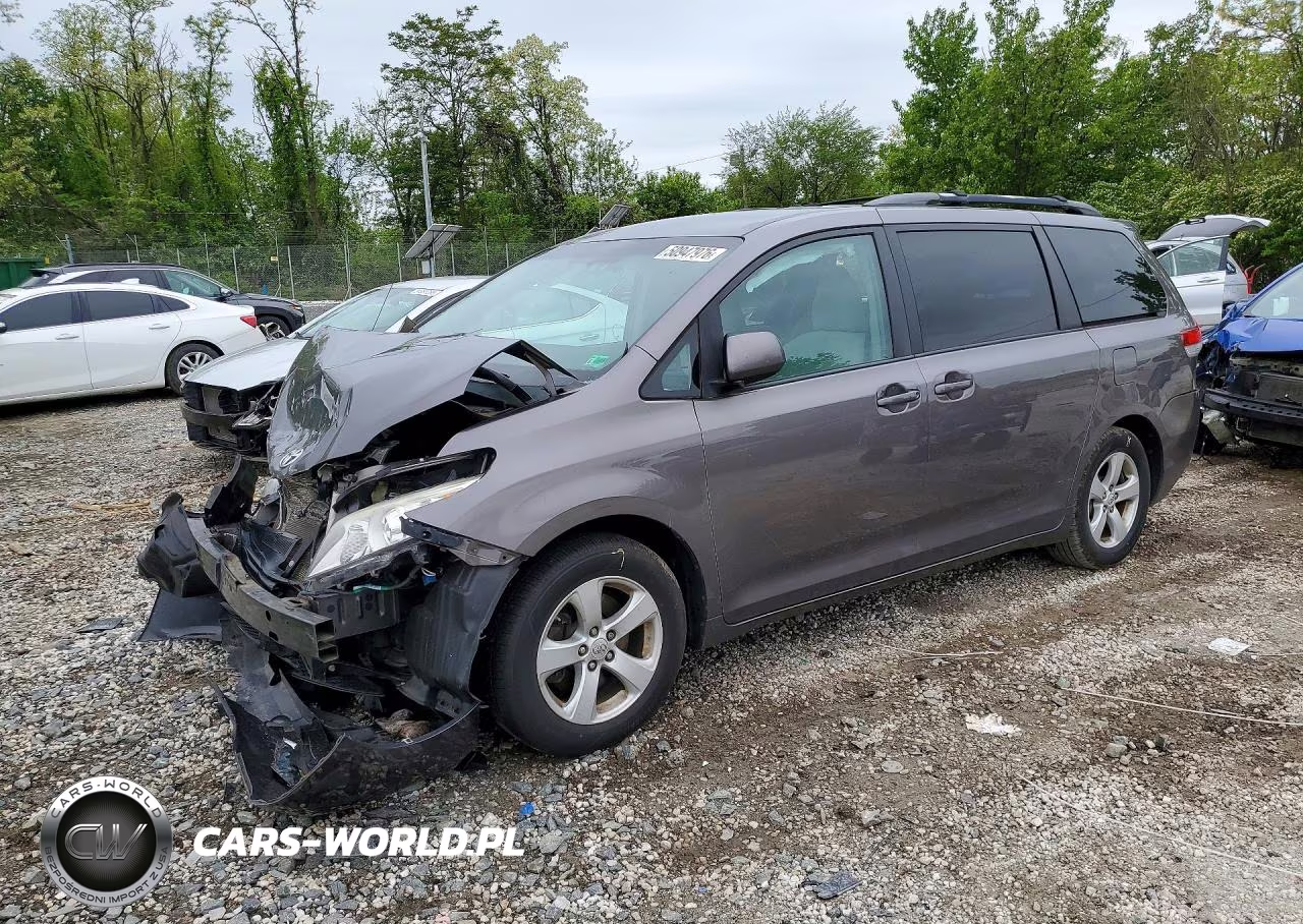 2011 Toyota Sienna Le