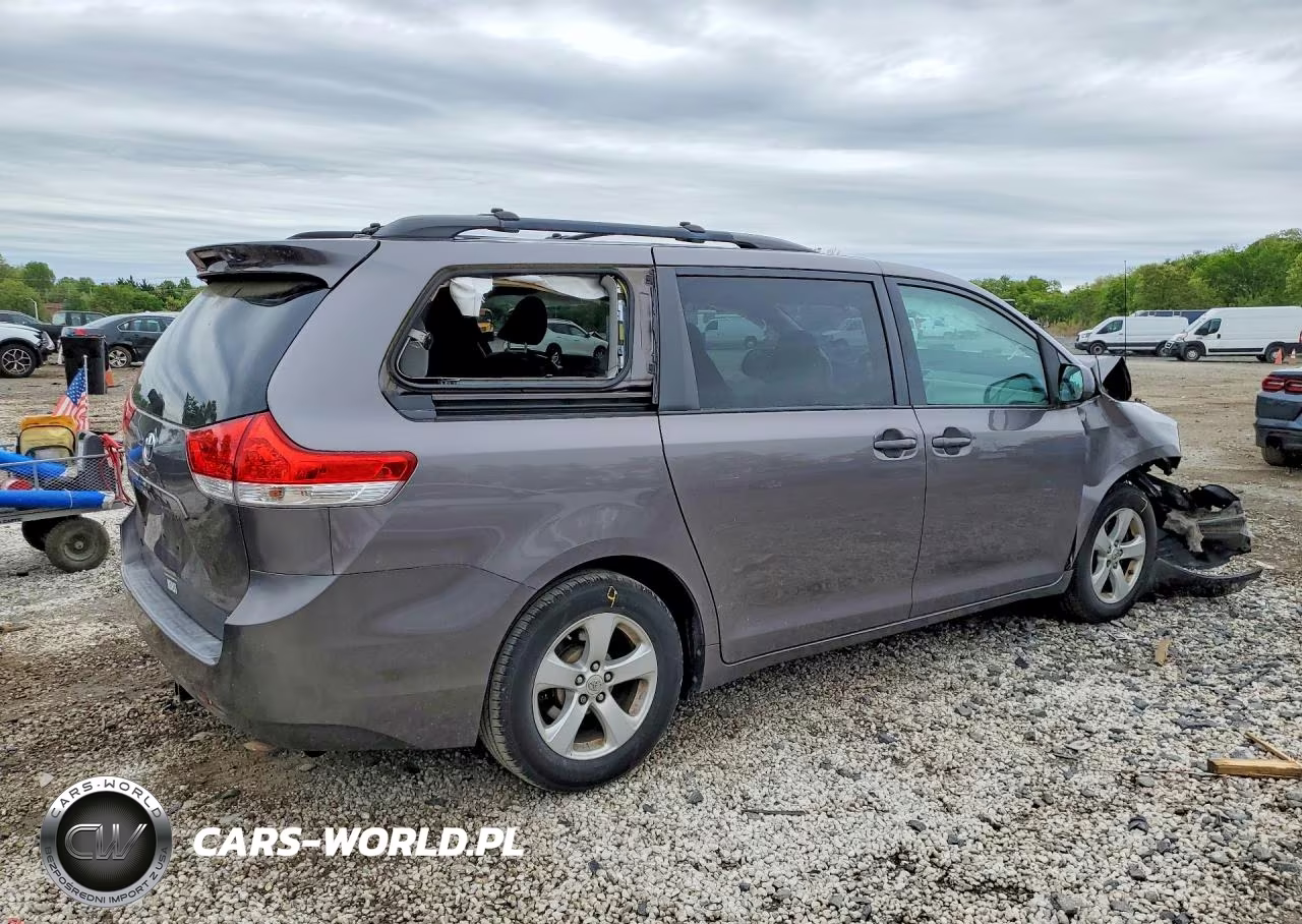 2011 Toyota Sienna Le VIN:5TDKK3DC5BS045122 - 3