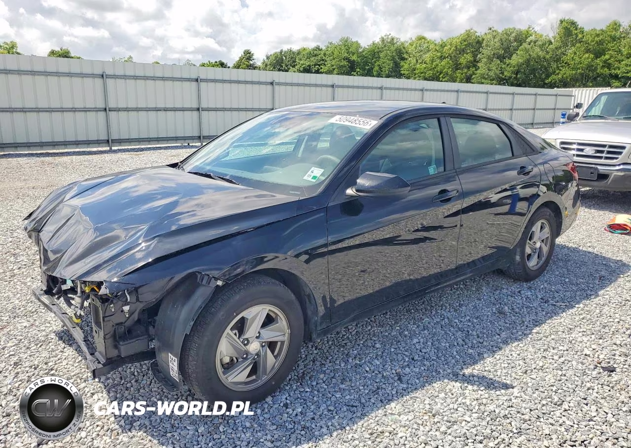 2025 Hyundai Elantra Se – zdjęcie 1 z 12