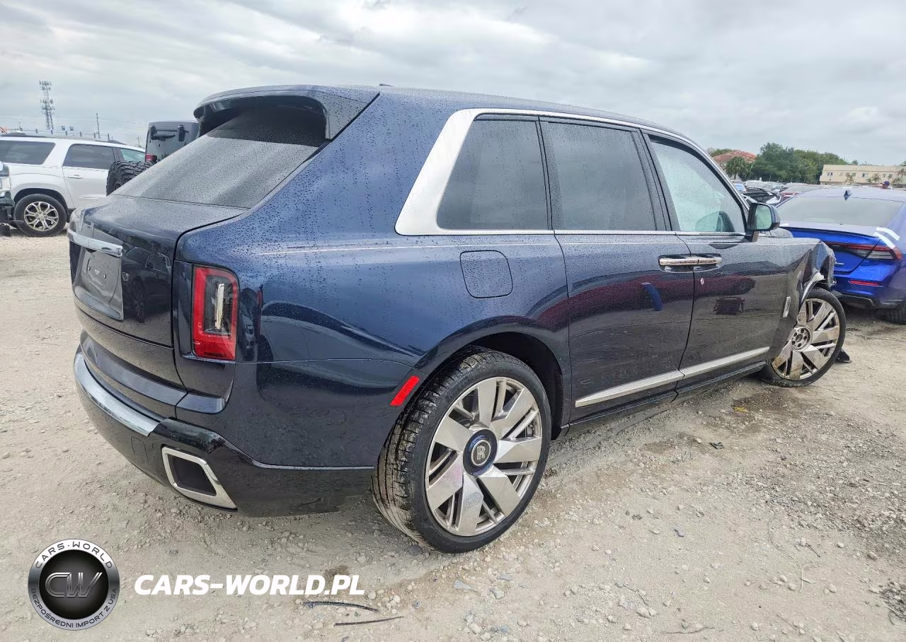 2025 Rolls-Royce Cullinan VIN:SLA13HA05SU228281 - 3