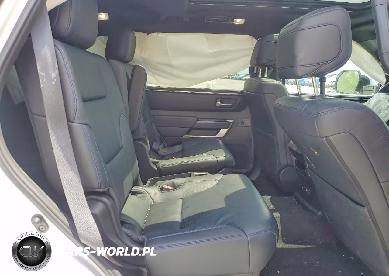 2025 Toyota Sequoia Platinum VIN:7SVAAABA3SX069178 - 11