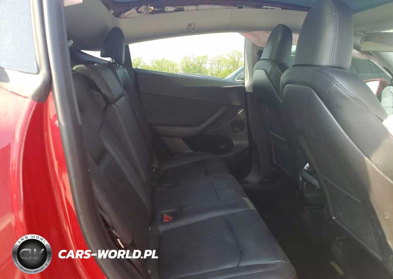 2023 Tesla Model Y VIN:7SAYGDEE1PF672870 - 10