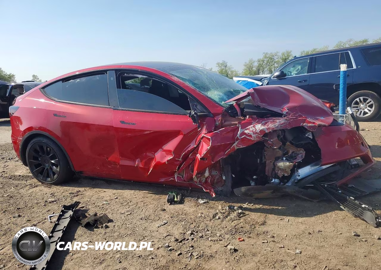 2023 Tesla Model Y VIN:7SAYGDEE1PF672870 - 4