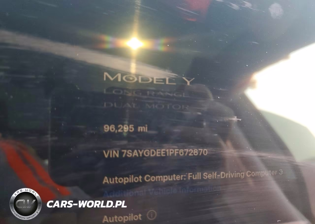 2023 Tesla Model Y VIN:7SAYGDEE1PF672870 - 9