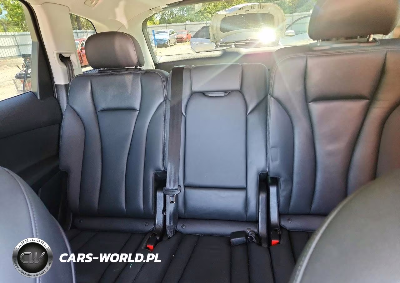 2023 Audi Q7 Premium VIN:WA1AXBF70PD001680 - 10