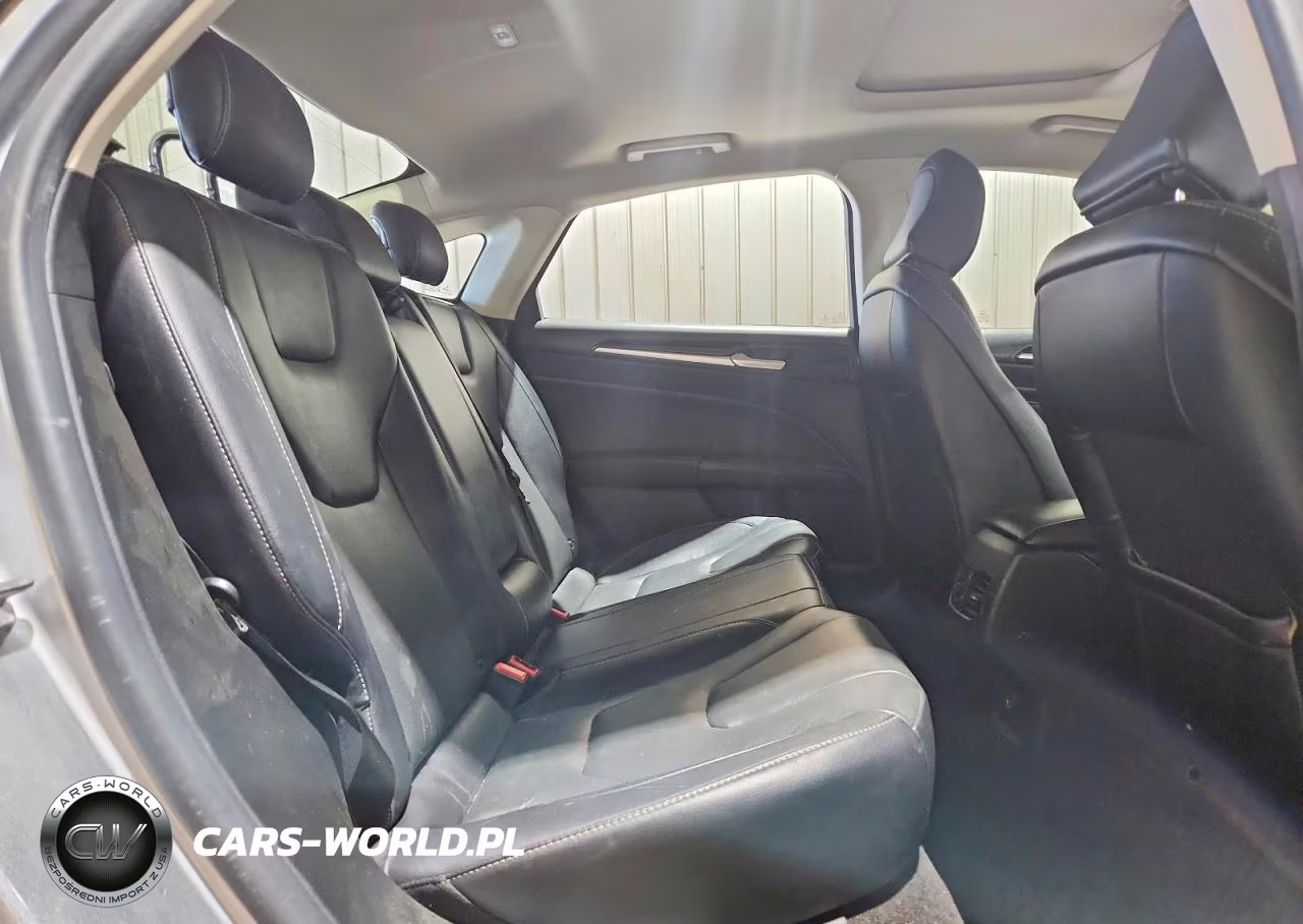 2020 Ford Fusion Titanium VIN:3FA6P0D91LR193283 - 10