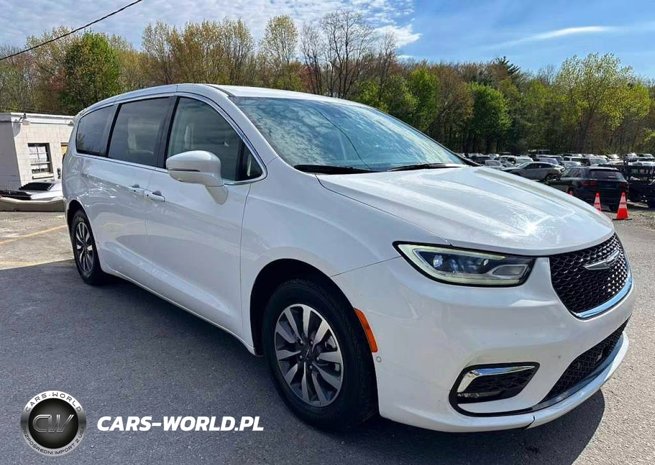 2022 Chrysler Pacifica Hybrid Touring L VIN:2C4RC1L78NR122695 - 4