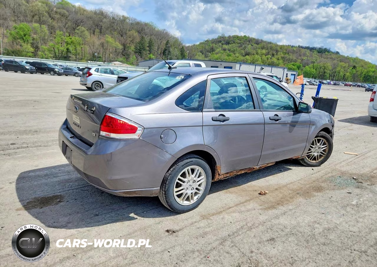2011 Ford Focus Se VIN:1FAHP3FN8BW204828 - 3