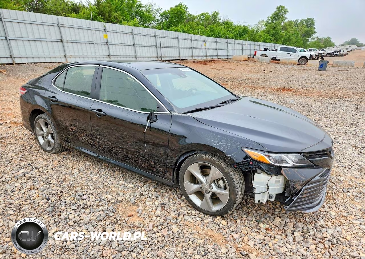 2018 Toyota Camry Le VIN:JTNB11HK1J3004376 - 4