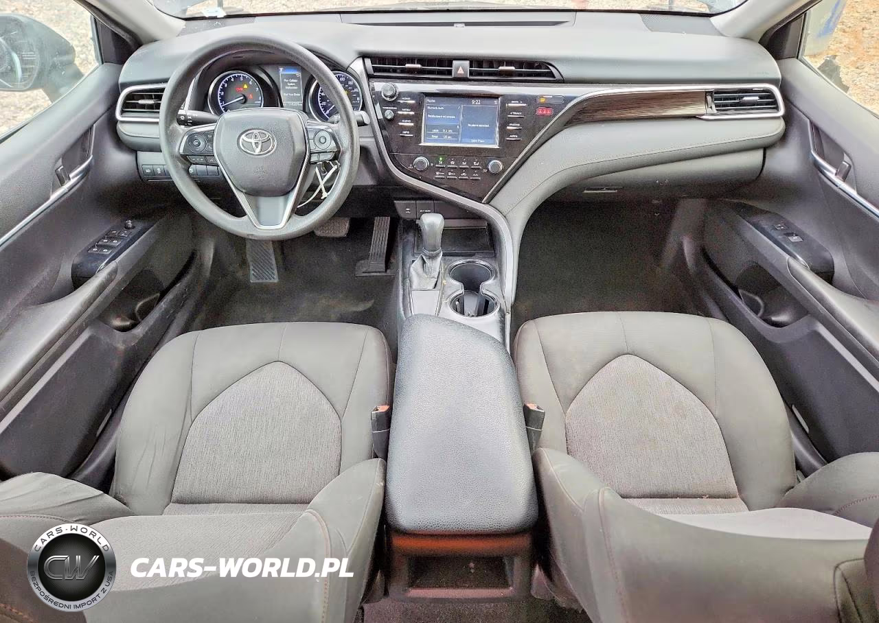 2018 Toyota Camry Le VIN:JTNB11HK1J3004376 - 8