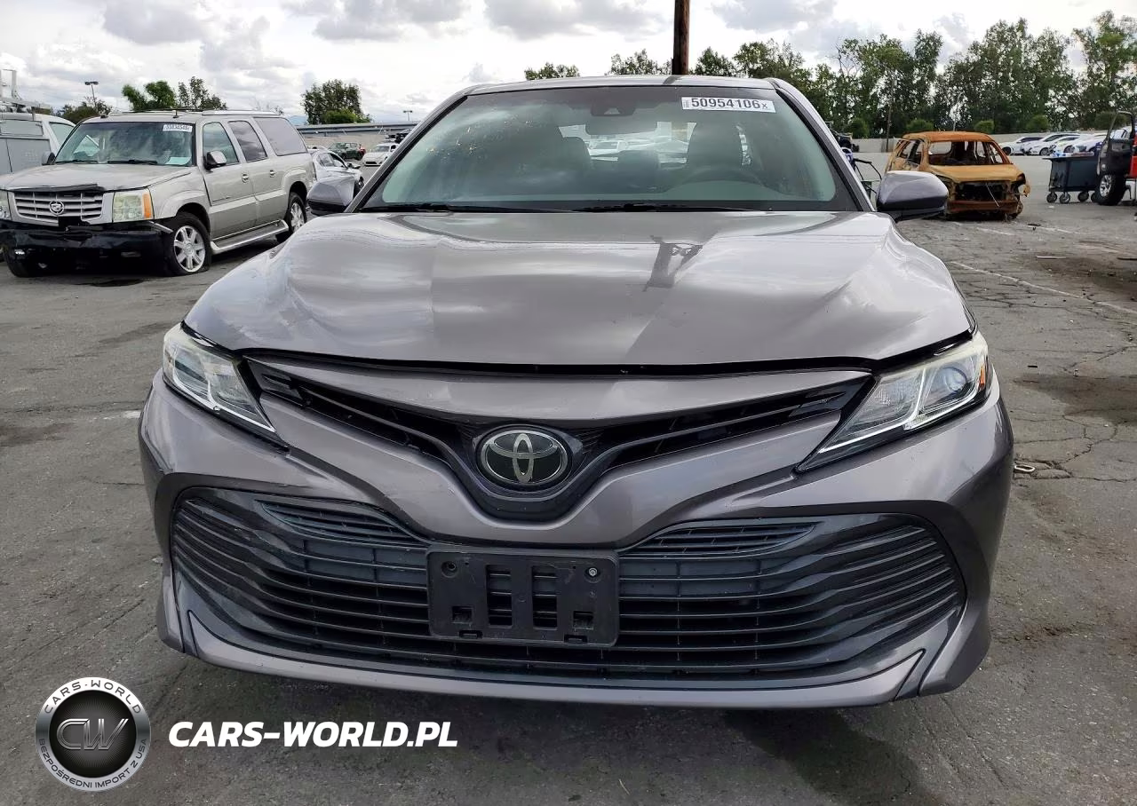 2019 Toyota Camry Le VIN:4T1B11HK1KU811704 - 5