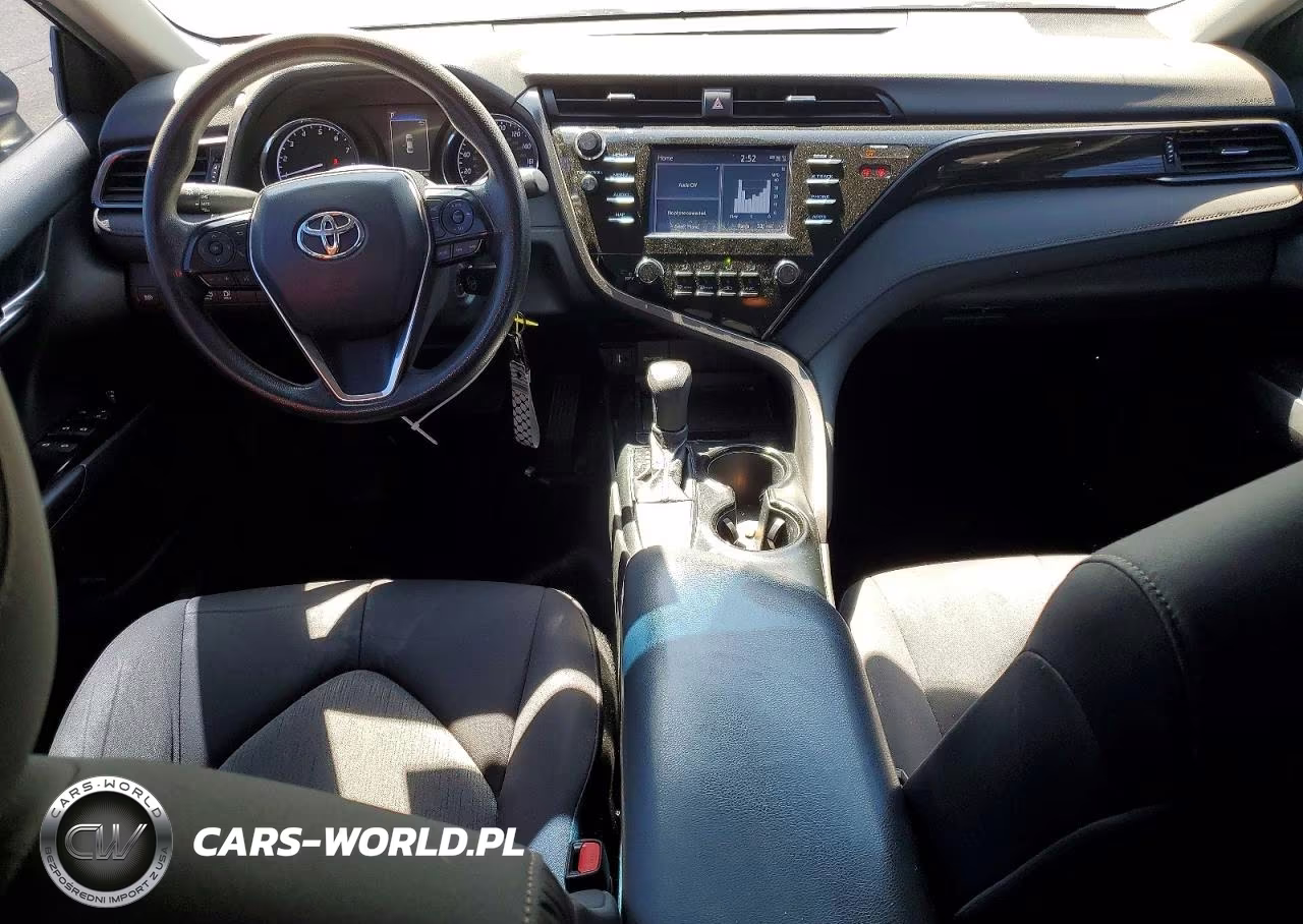 2019 Toyota Camry Le VIN:4T1B11HK1KU811704 - 8
