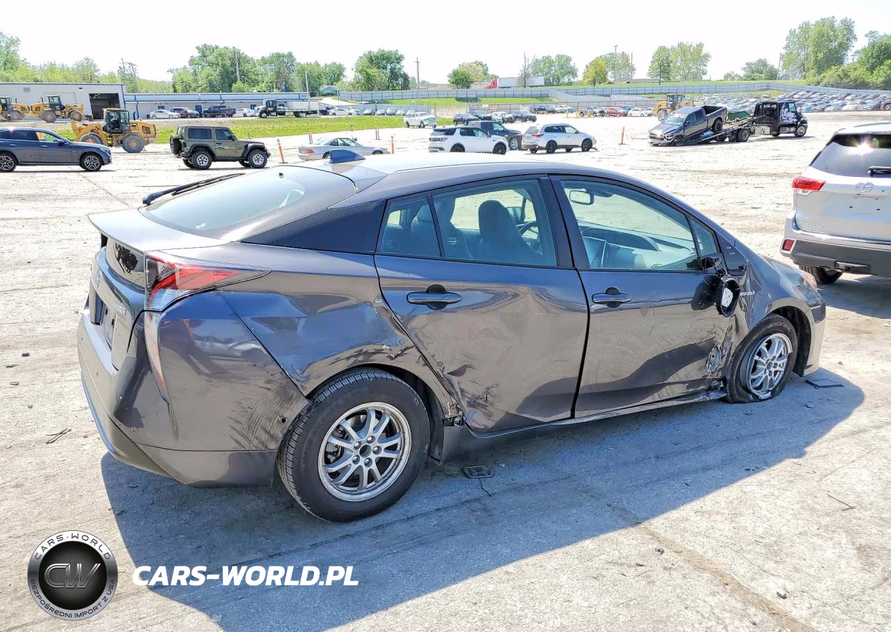 2018 Toyota Prius Four VIN:JTDKARFU7J3553474 - 3