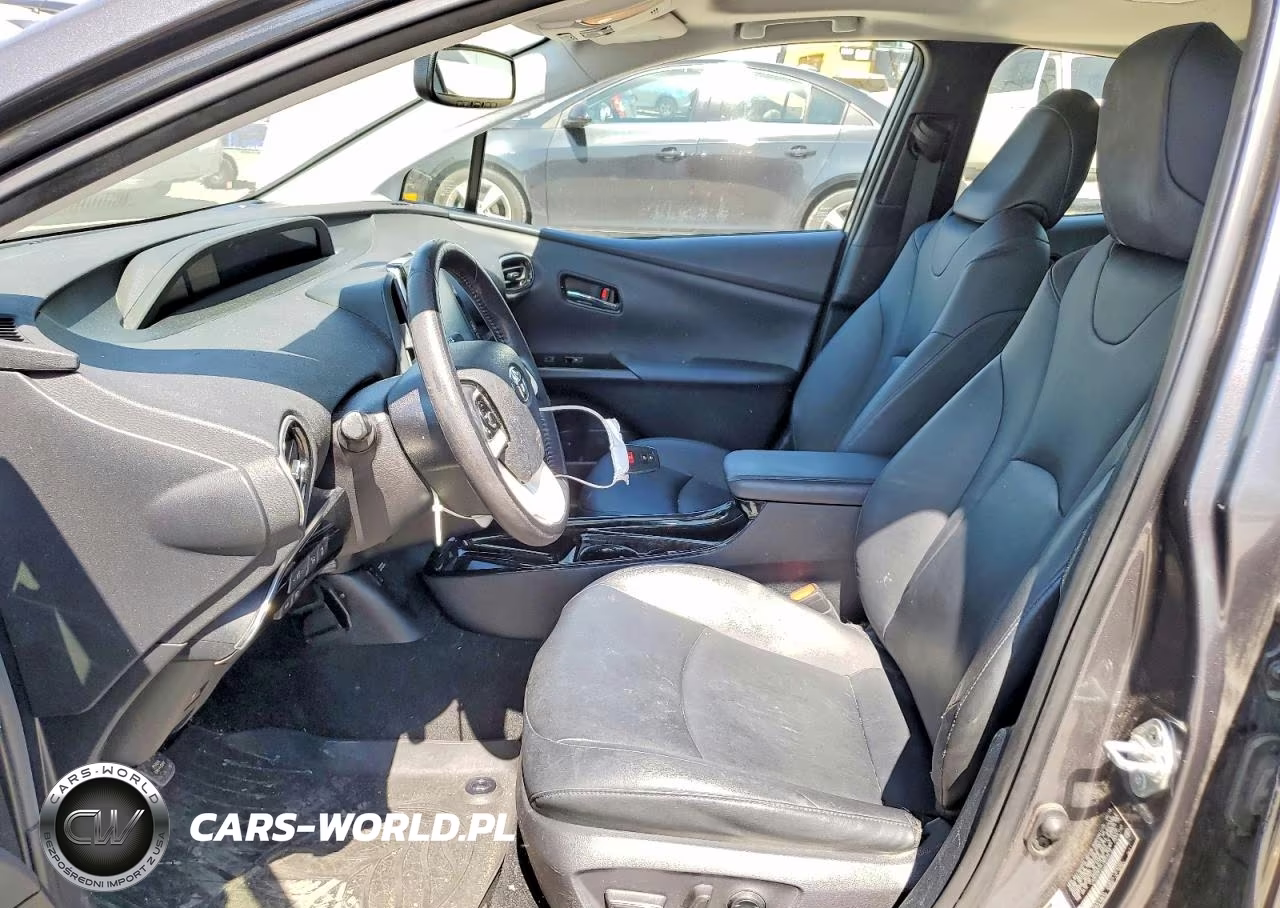 2018 Toyota Prius Four VIN:JTDKARFU7J3553474 - 7