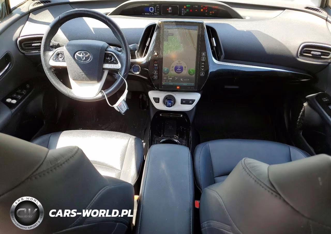 2018 Toyota Prius Four VIN:JTDKARFU7J3553474 - 8