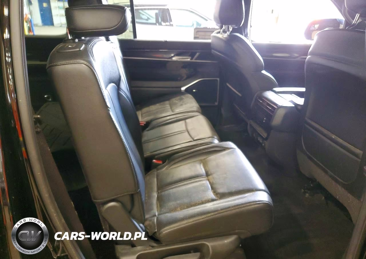 2024 Jeep Wagoneer Series I VIN:1C4SJVAP4RS127382 - 11