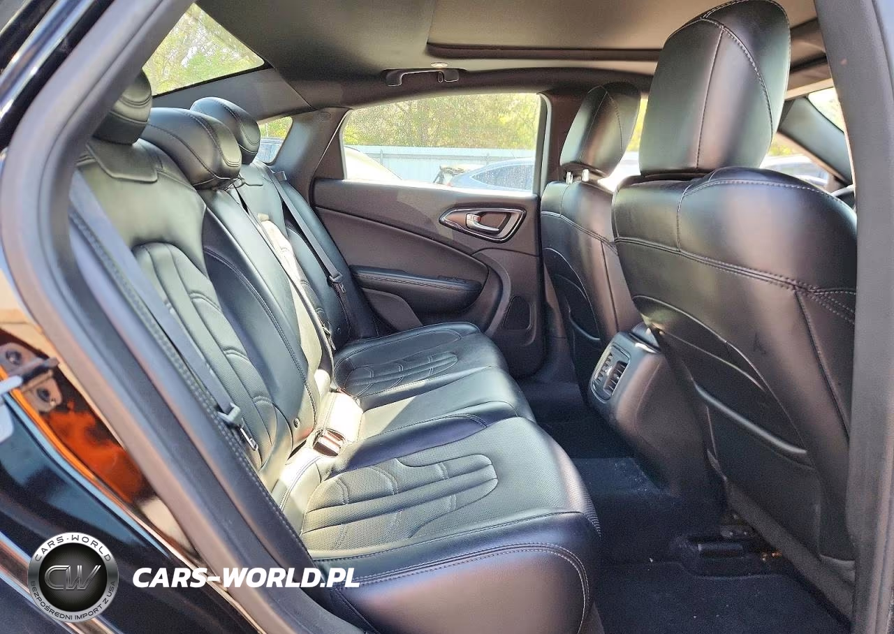 2015 Chrysler 200 S VIN:1C3CCCBG1FN736252 - 10
