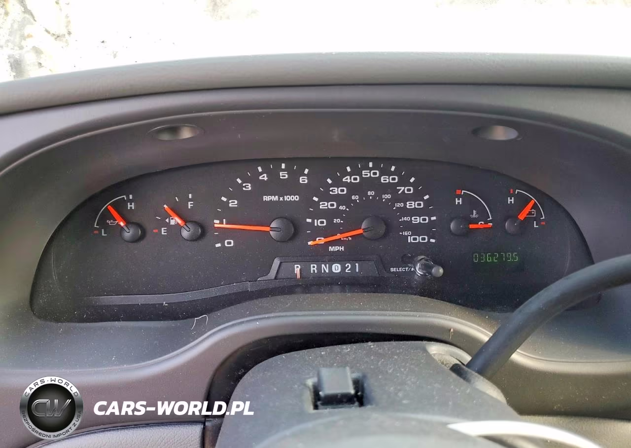 2005 Ford E150 Delivery Van VIN:1FTRE14W45HA85043 - 9