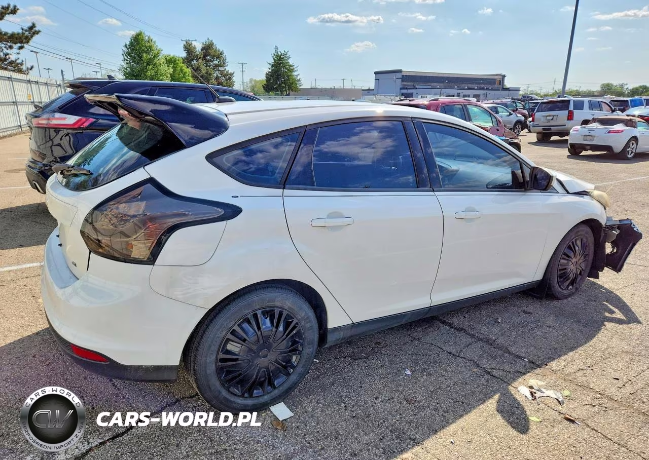 2012 Ford Focus Se VIN:1FAHP3K20CL324511 - 3
