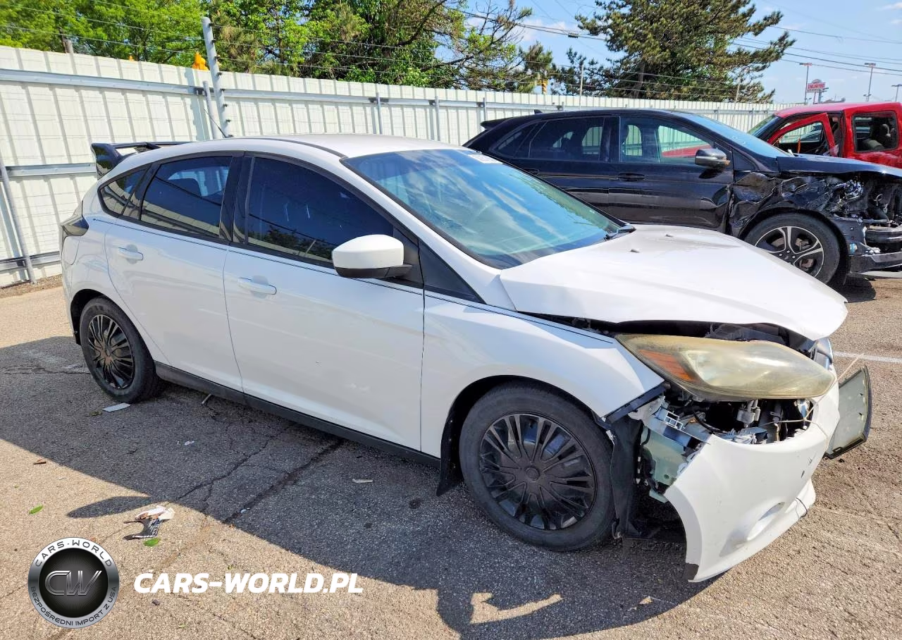 2012 Ford Focus Se VIN:1FAHP3K20CL324511 - 4