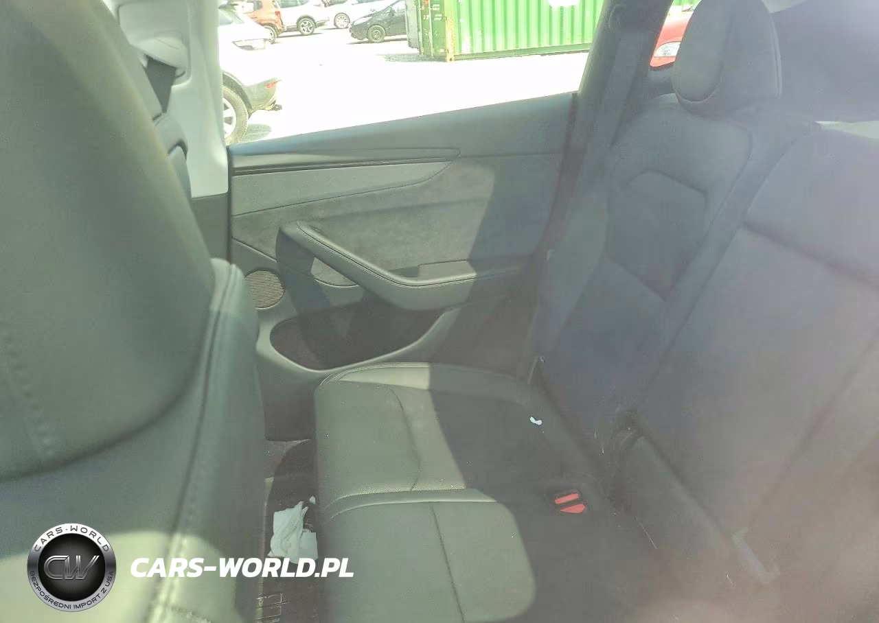 2026 Tesla Model Y VIN:7SAYGDED2TF421843 - 10