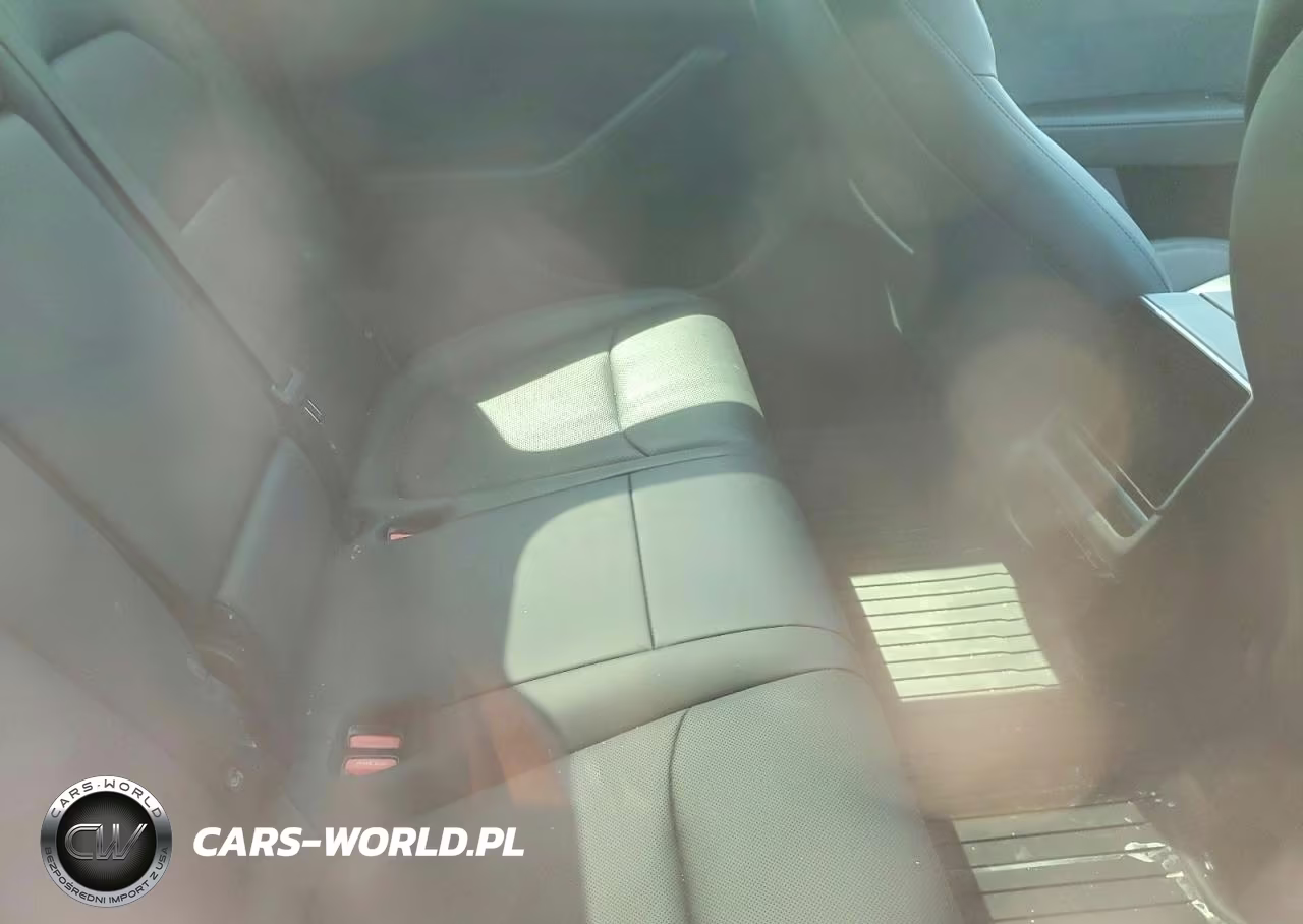 2026 Tesla Model Y VIN:7SAYGDED2TF421843 - 11