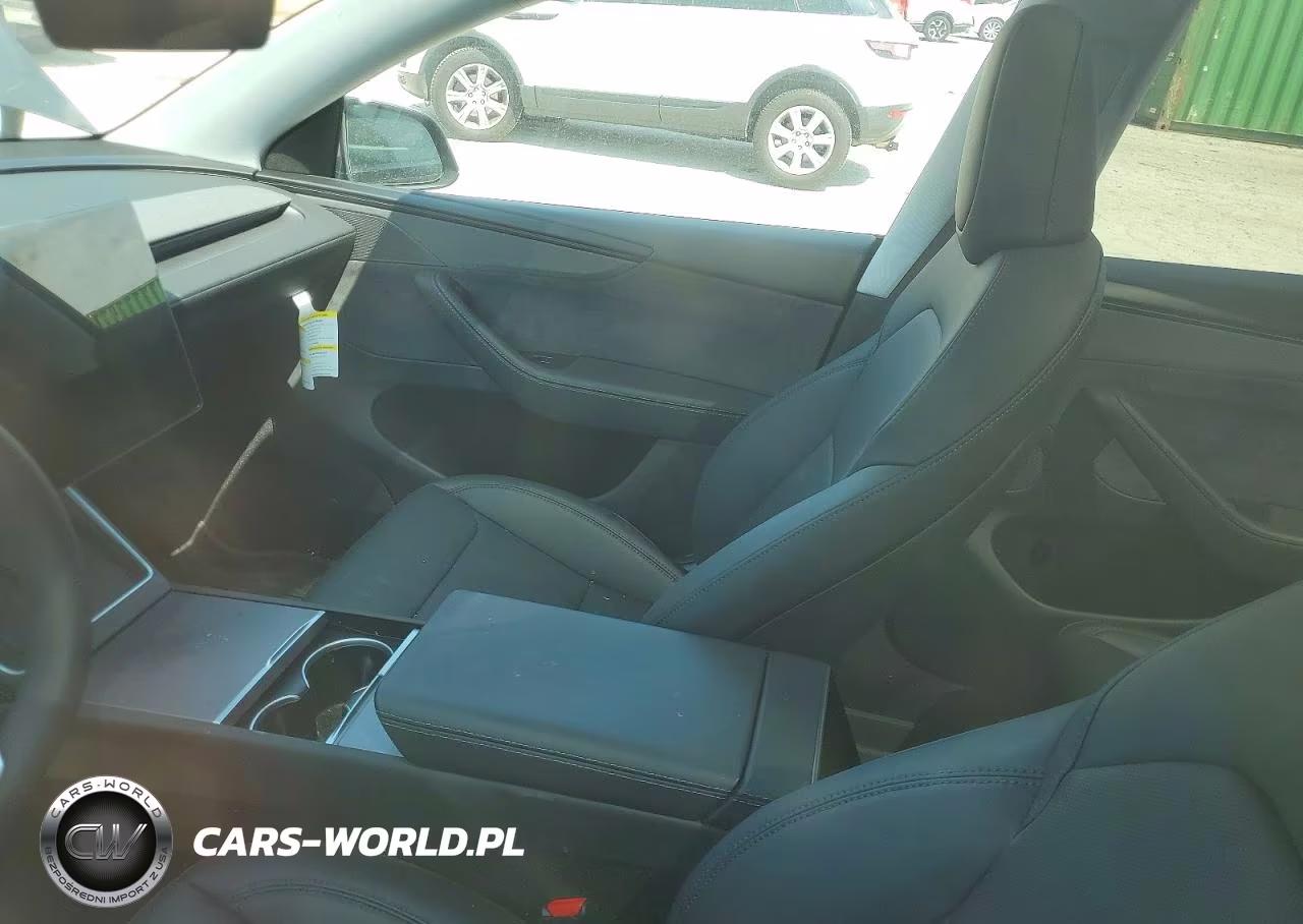 2026 Tesla Model Y VIN:7SAYGDED2TF421843 - 8
