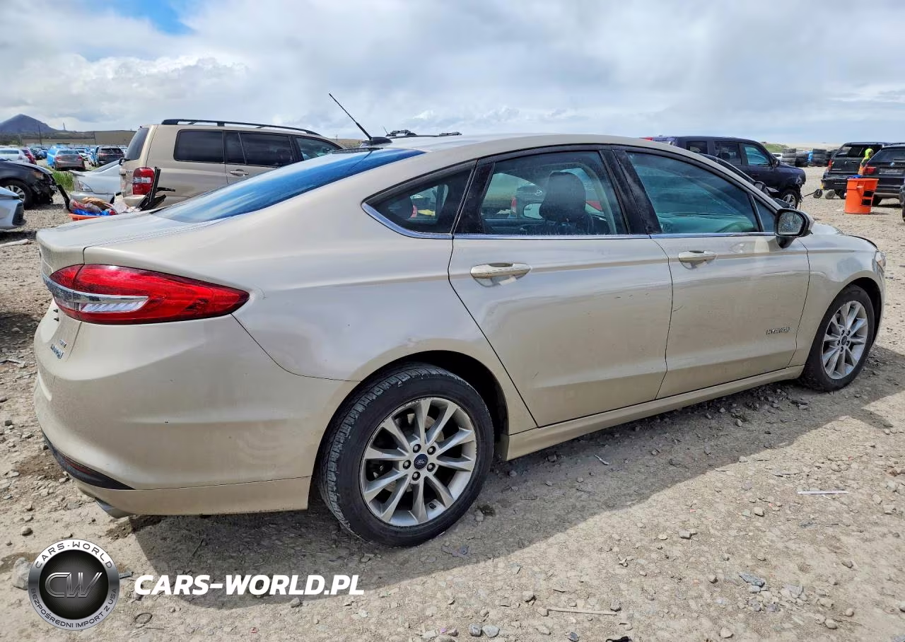 2017 Ford Fusion Se Hybrid VIN:3FA6P0LU6HR318548 - 3