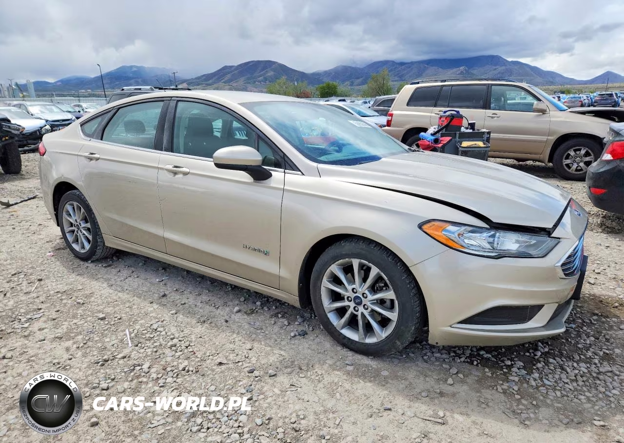 2017 Ford Fusion Se Hybrid VIN:3FA6P0LU6HR318548 - 4