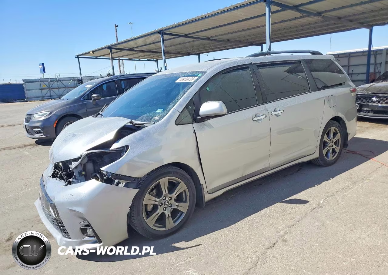 2018 Toyota Sienna Se 8-Passenger
