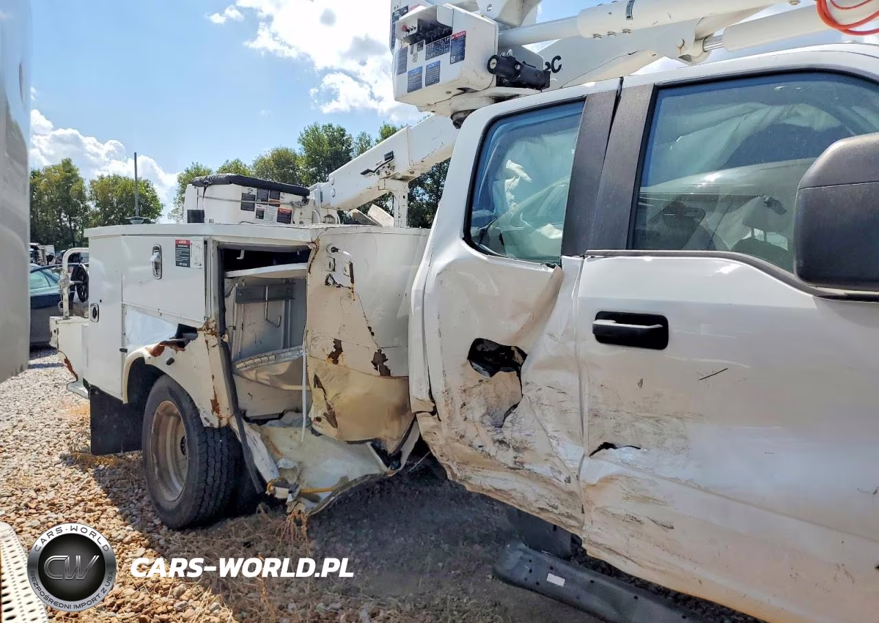 2021 Ford F550 Super Duty Bucket Truck VIN:1FD0X5HT9MEE00098 - 9