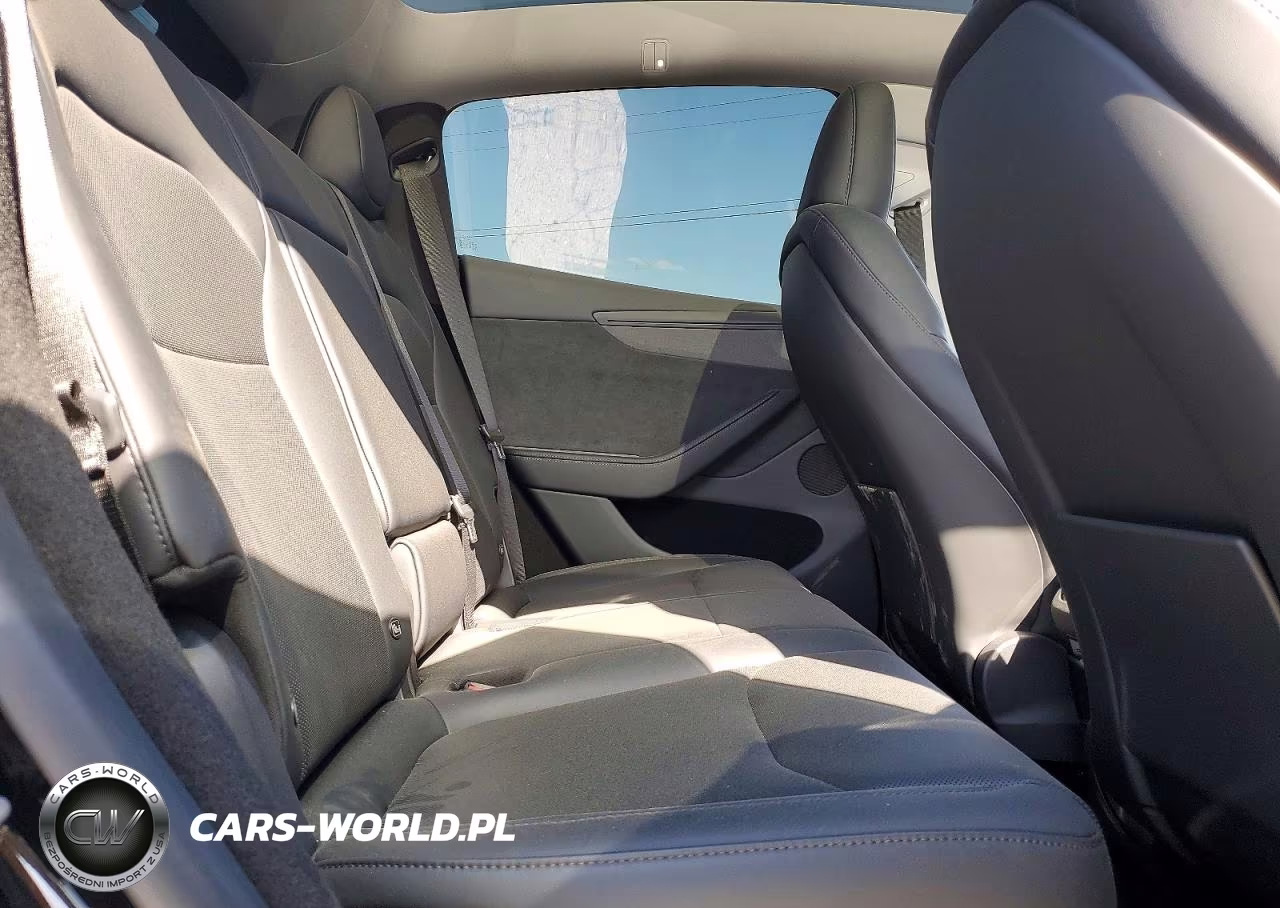 2026 Tesla Model Y VIN:7SAYGDED2TA495633 - 10