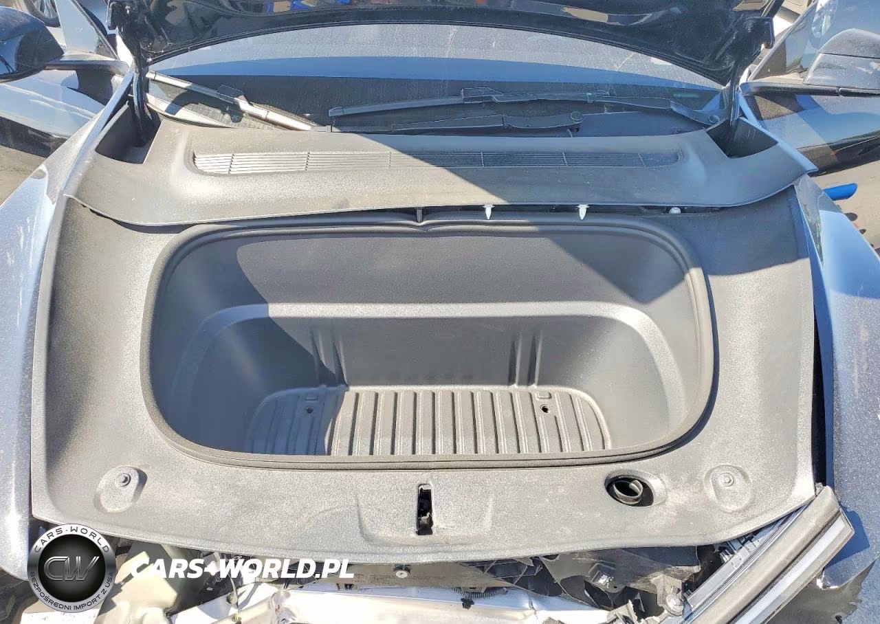 2026 Tesla Model Y VIN:7SAYGDED2TA495633 - 11