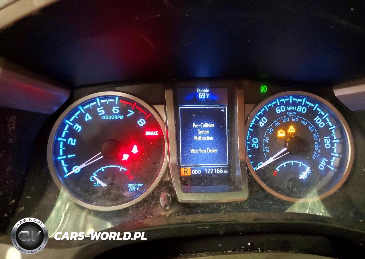 2018 Toyota Tacoma Sr5 V6 VIN:3TMCZ5AN7JM135372 - 9