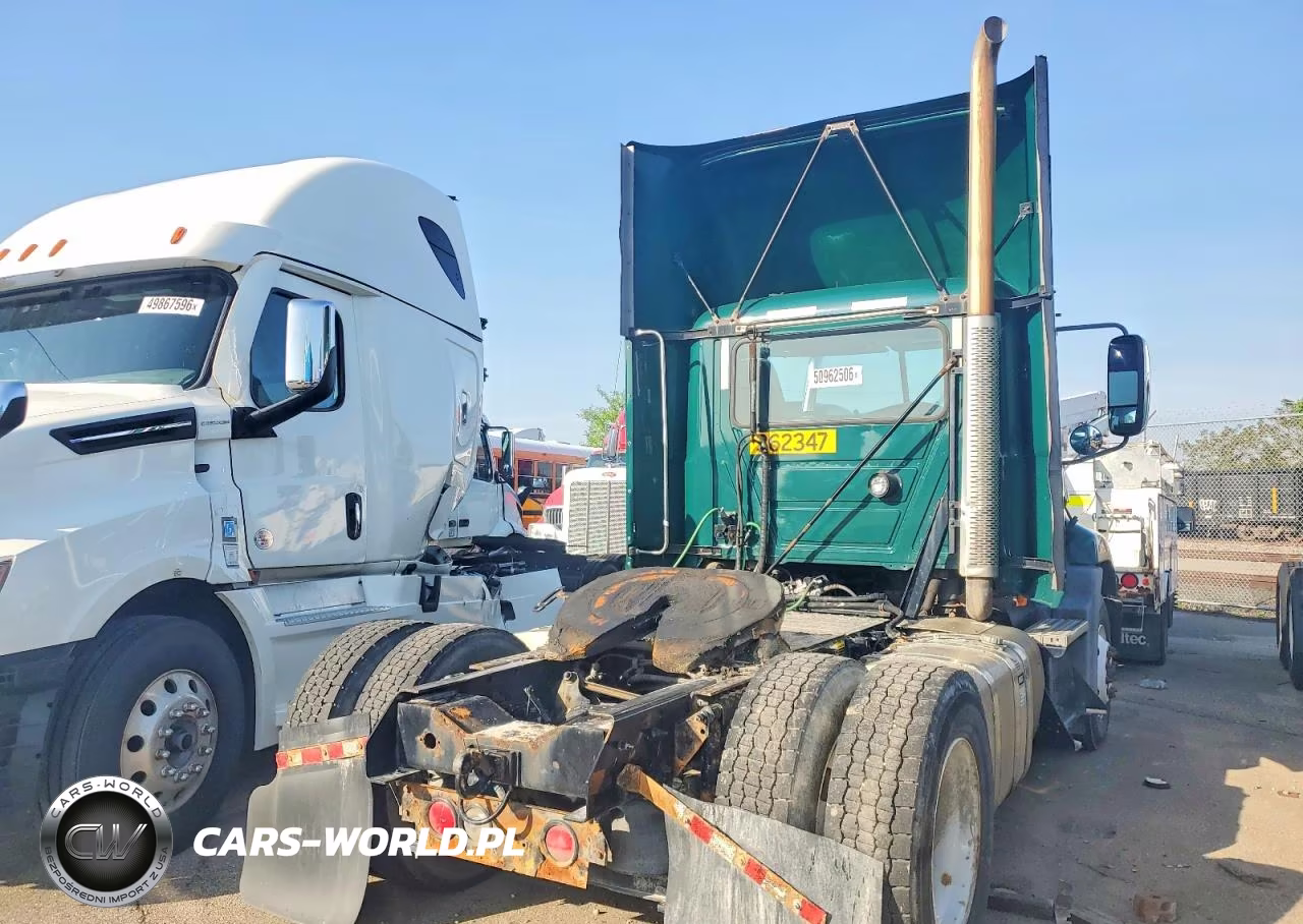 2017 Mack Cxu612 Semi Truck VIN:1M1AW01X0HM009655 - 4