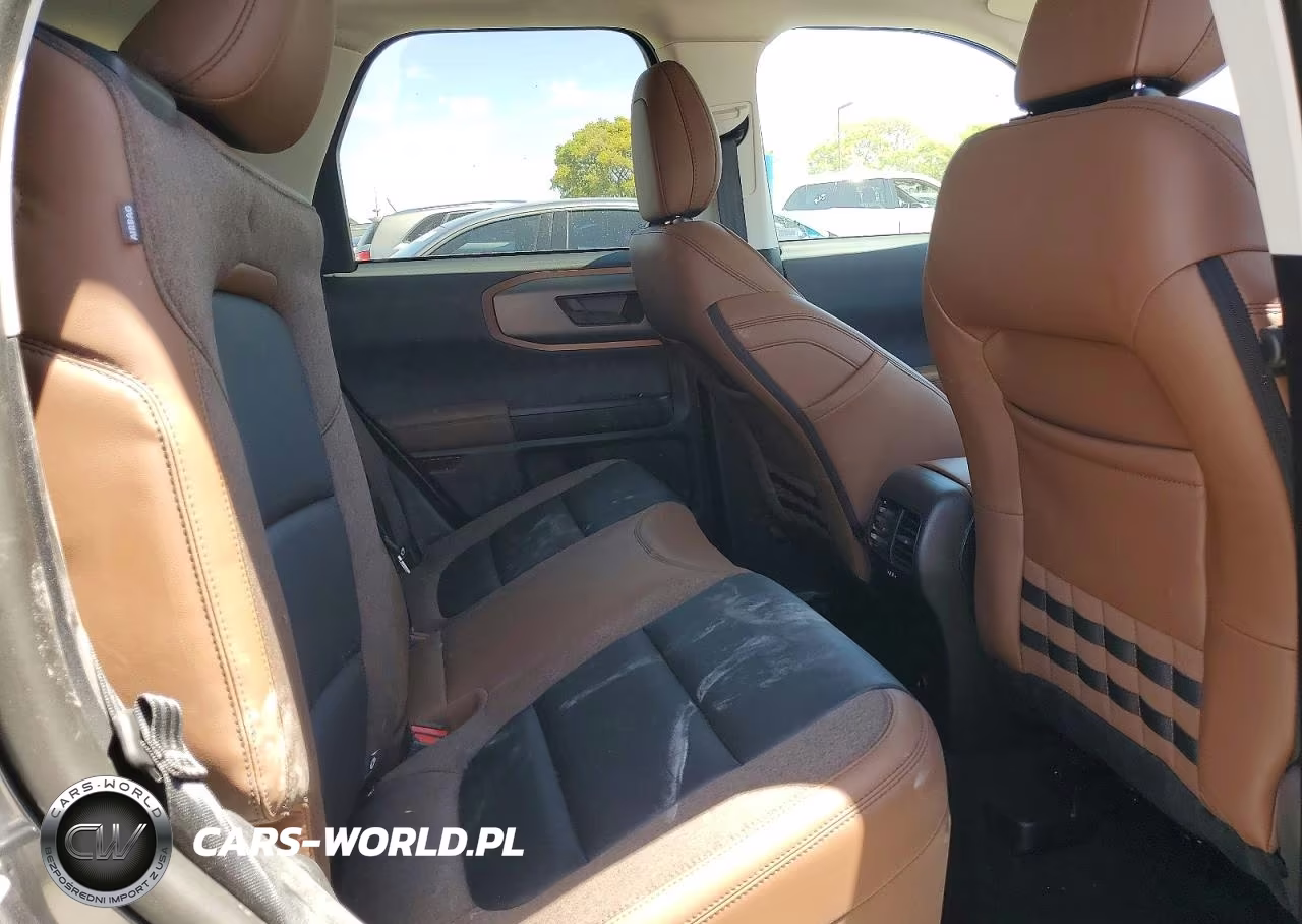 2025 Ford Bronco Sport Outer Banks VIN:3FMCR9CN6SRE27230 - 11