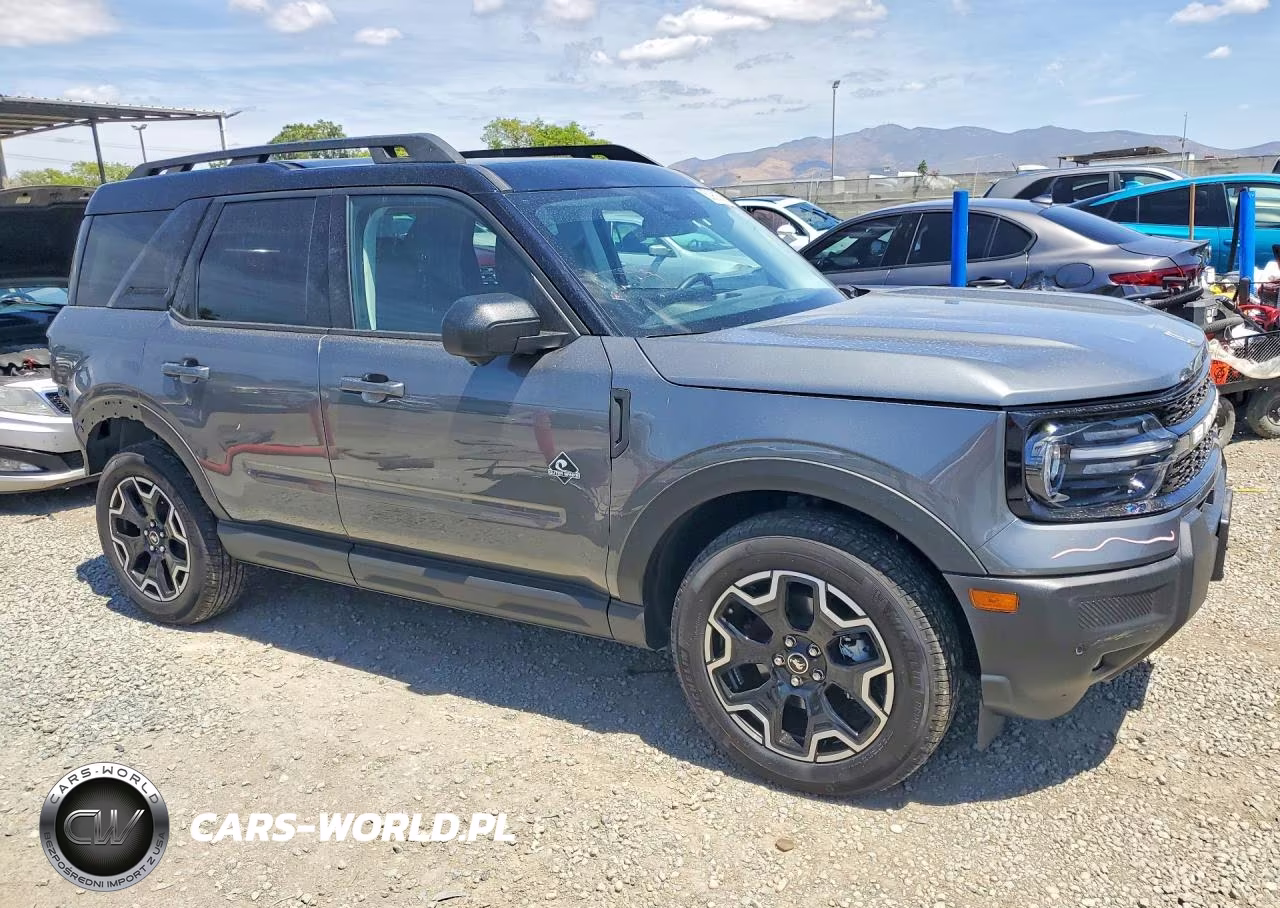 2025 Ford Bronco Sport Outer Banks VIN:3FMCR9CN6SRE27230 - 4