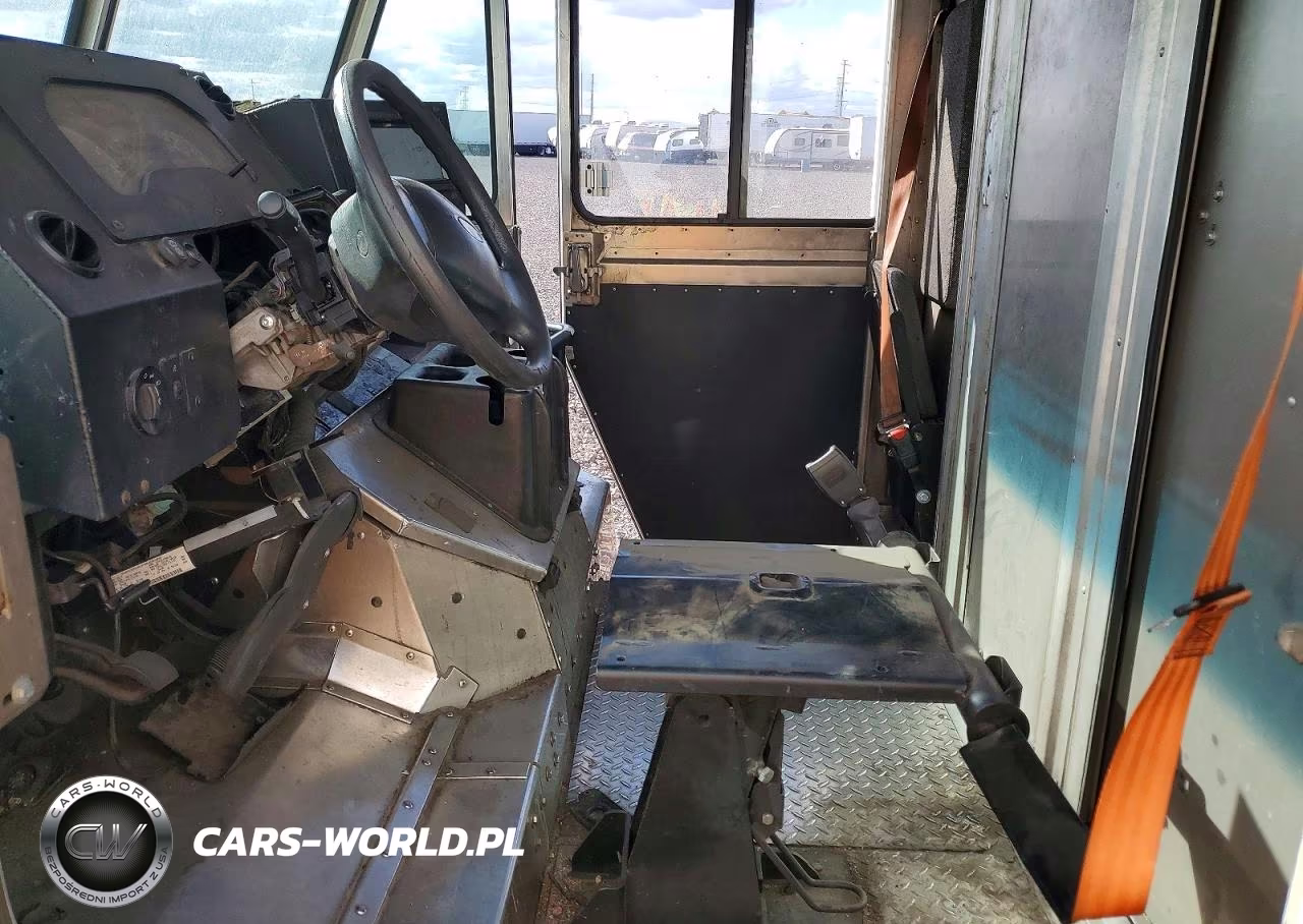 2019 Ford E450 Delivery Truck VIN:1FC3E4K66KDC36008 - 7