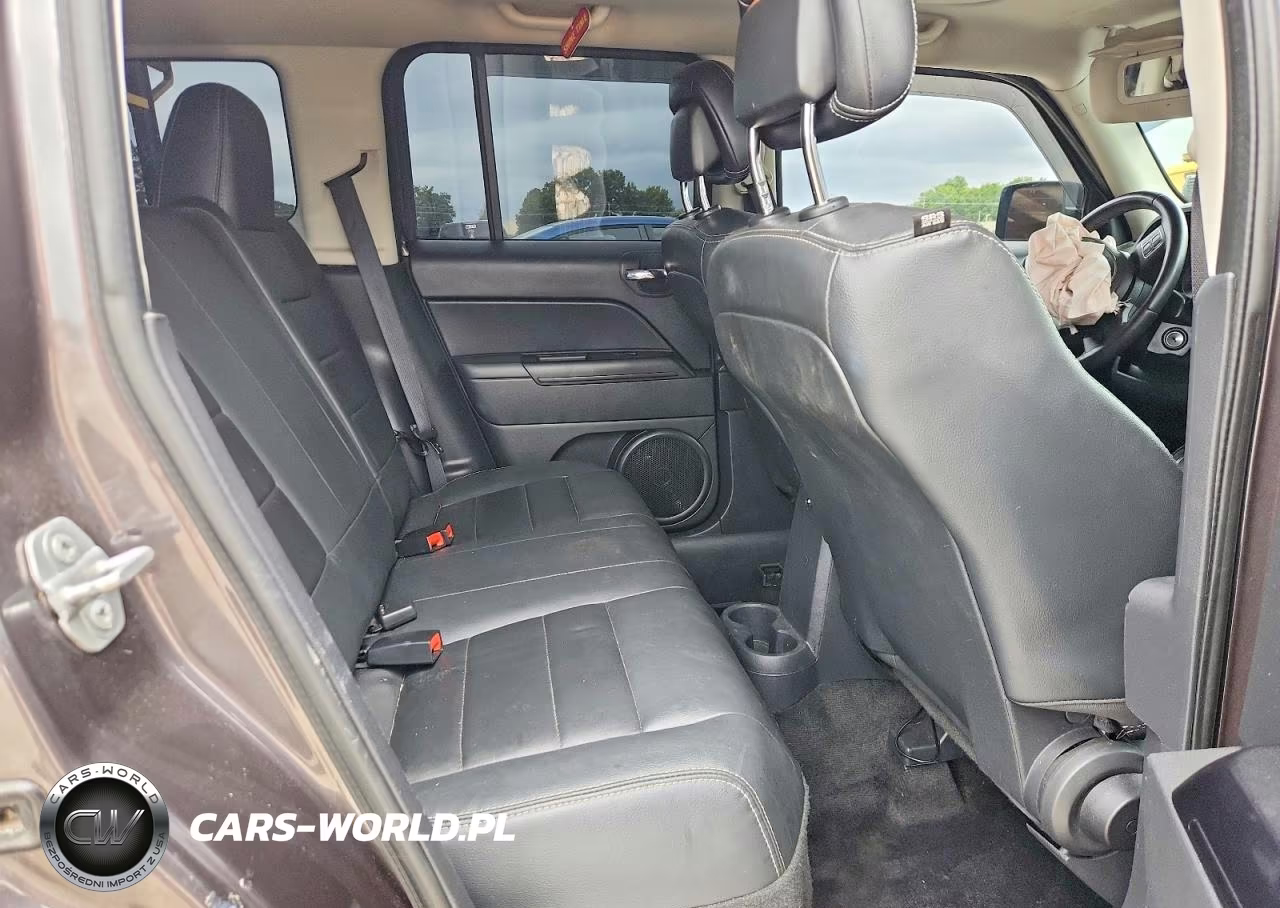 2015 Jeep Patriot Latitude VIN:1C4NJRFBXFD154412 - 11